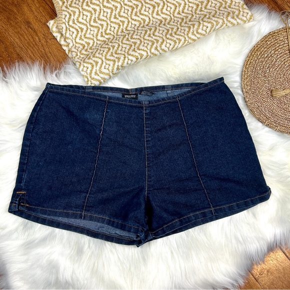 Vintage Pants - Y2K Vintage 🌸 Pin Up Style Dark Wash Shorty Shorts